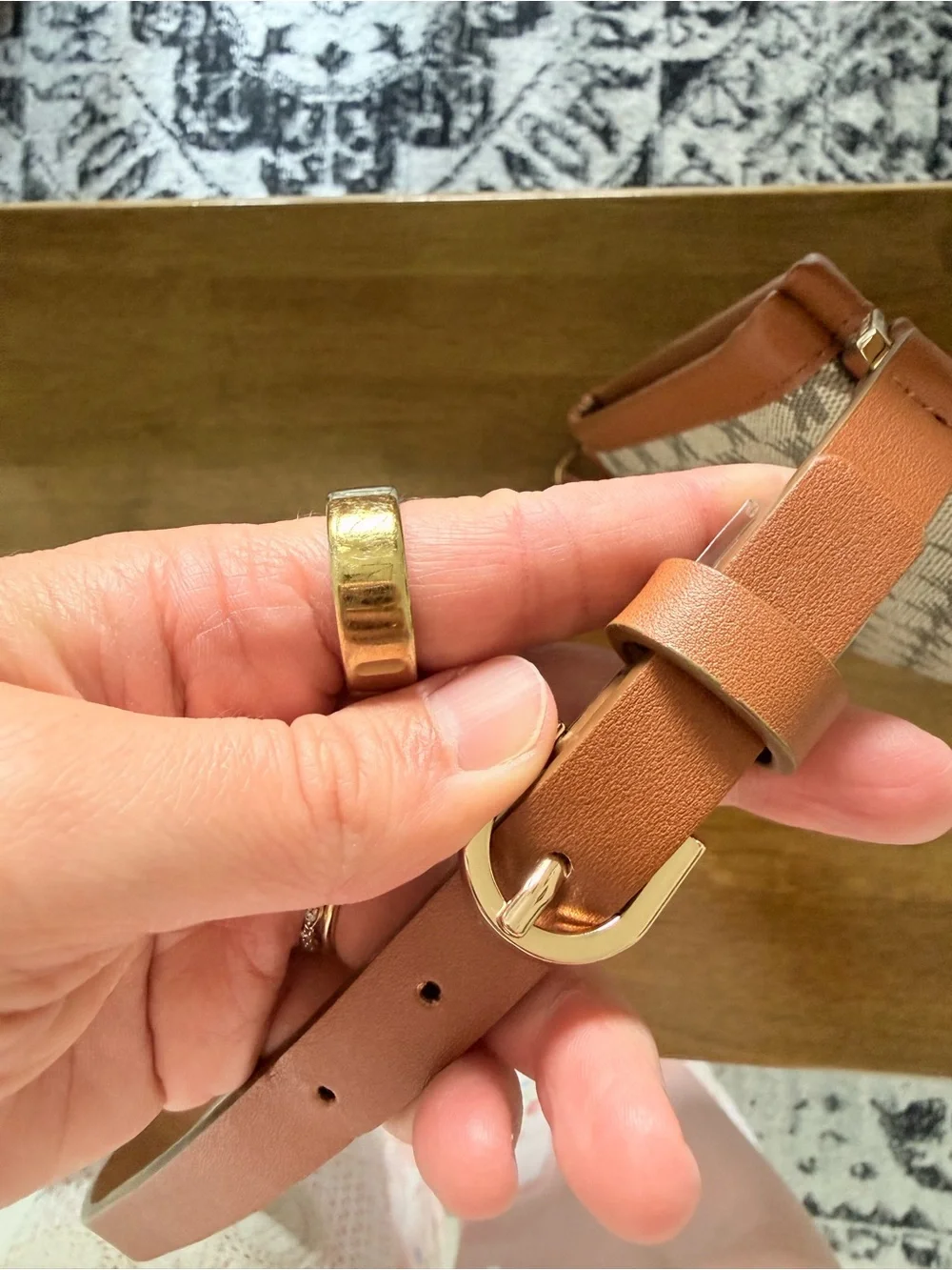 Michael Kors signature mk